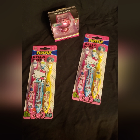 New with box Hello Kitty metalfig metallic pink figure & 2 sets of toothbrushes - Picture 1 of 4
